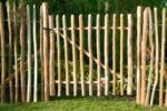 Staketenzaun Tor Gartentor Kastanienzaun Haselnuss 120x100 cmDieses hochwertige Staketenzaun Tor 120x100 cm ist die ideale Er